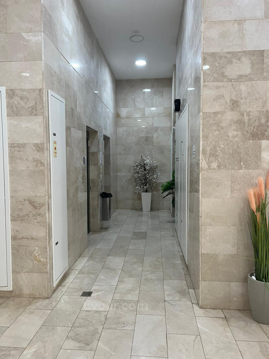 Kiryat Menahem, Netivot